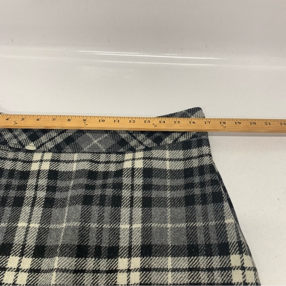 LL Bean Plaid Skirt 12 Favorite Fit  Knee Length Wool Blend Preppy School Work - Picture 11 of 11